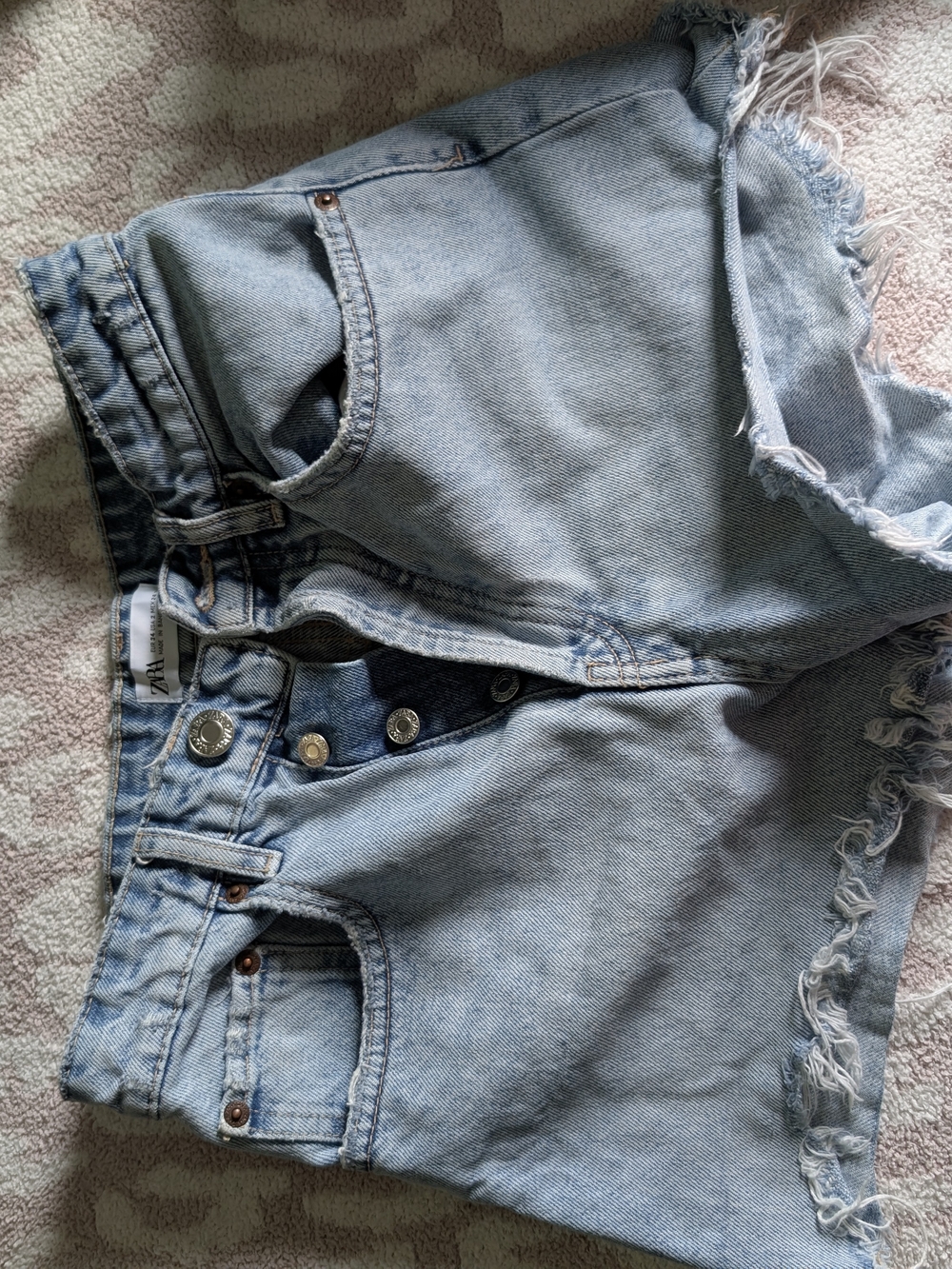 Zara Light Wash Denim Shorts with Classic Stitching